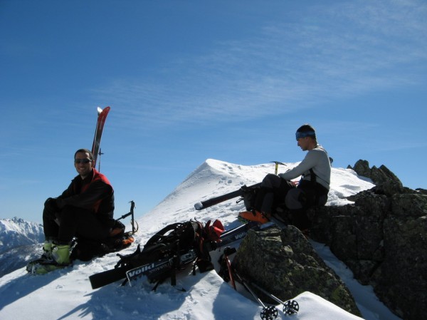 Punta Scaldasoli : Jean-Chris et Alain au 4ème sommet. Plus que trois...