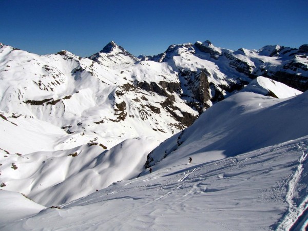 Les Avoudrues : Début de la descente sur le col des Chambres