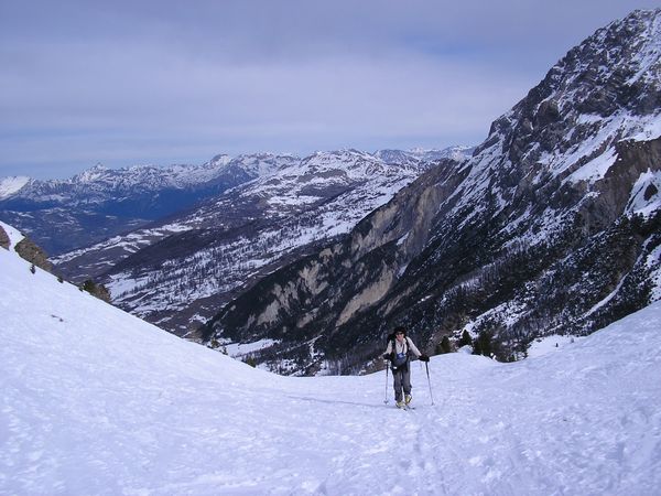Sortie de la forêt : et du raide.