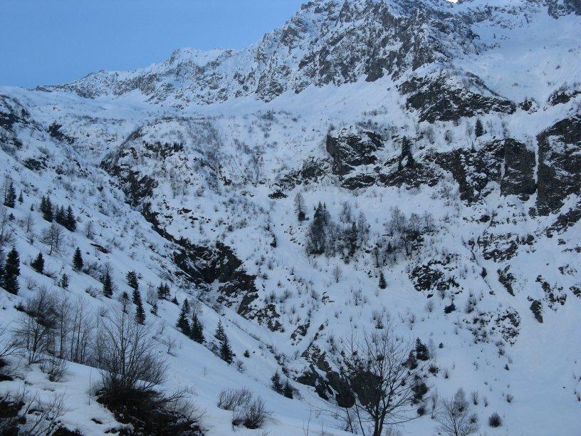 Verrou au dessus des Savlis : A franchir pour aller au Banc du Preyre ou au col de Combe Meanne dans le vallon homonyme