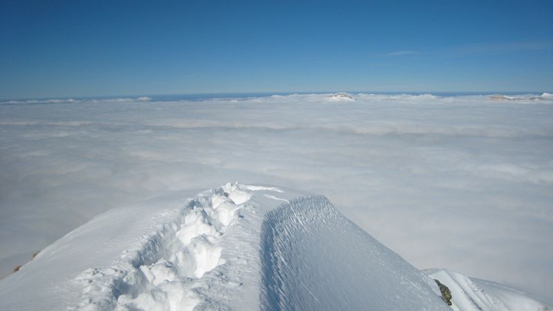 Pic du Barlet : marche sur les nuages
