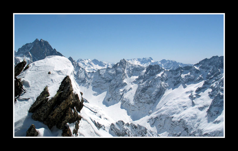 Le haut Valjouffrey : Le haut du vallon de Font Turbat très enneigé en cette fin mars.