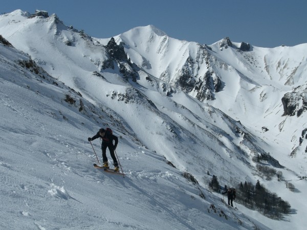 Puy Ferrand : Dans la combe montant au Puy des Crebasses