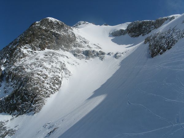 Glacier du mort : Le haut de l'itinéraire avec un petit ressaut un peu délicat (neige soufflée) à passer...