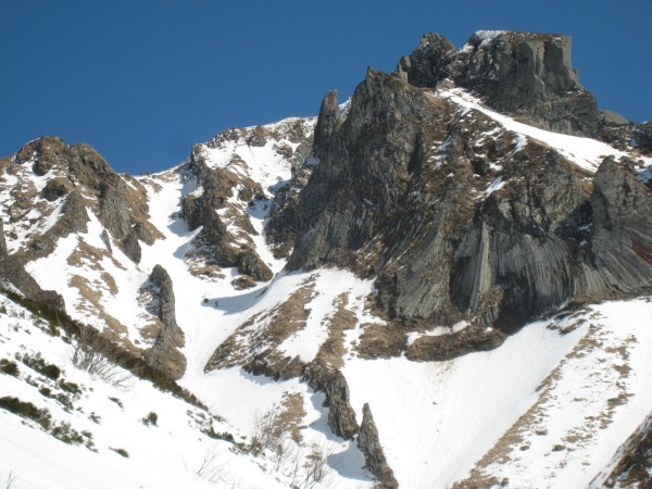 Aiguilles du Diable : Les 2 skieurs dans le couloir Tranquille.