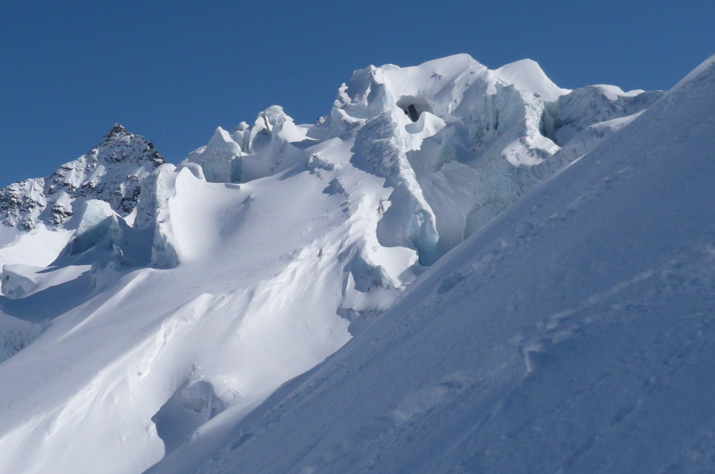 Séracs : Les séracs du glacier Ochsentalergletscher sur l'itinéraire du Piz Buin.