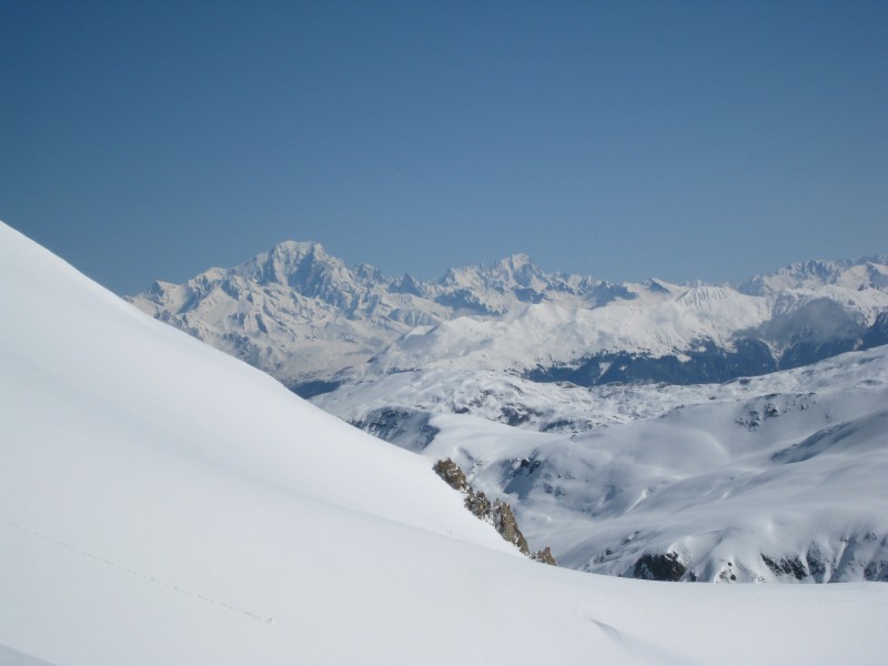 Mont-Blanc et Gdes Jorasses : dans la montée de la face Est du Perron