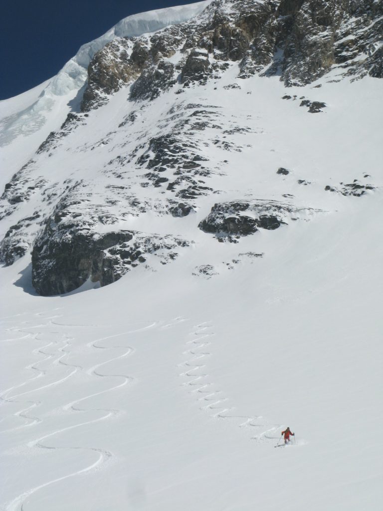 A chacun son style : Sous les séracs de la Pointe Mathews
