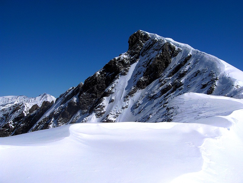 La pointe : Le sommet depuis le col au bout du glacier
