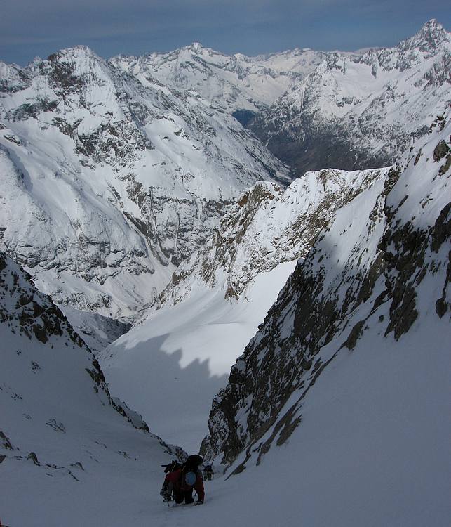Flambeau des Ecrins : Vers le haut du couloir
