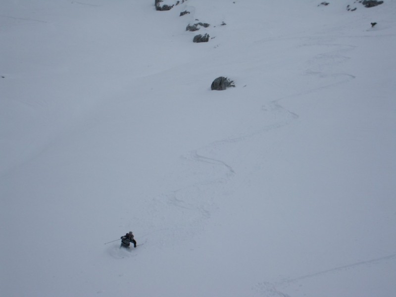 Combe de Chombas : Marc envoie un poil.. dans de la neige hélas un peu rallourdie déjà..