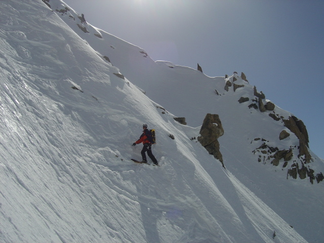 Une bande de neige ou la "croute" ski assez bien :-)