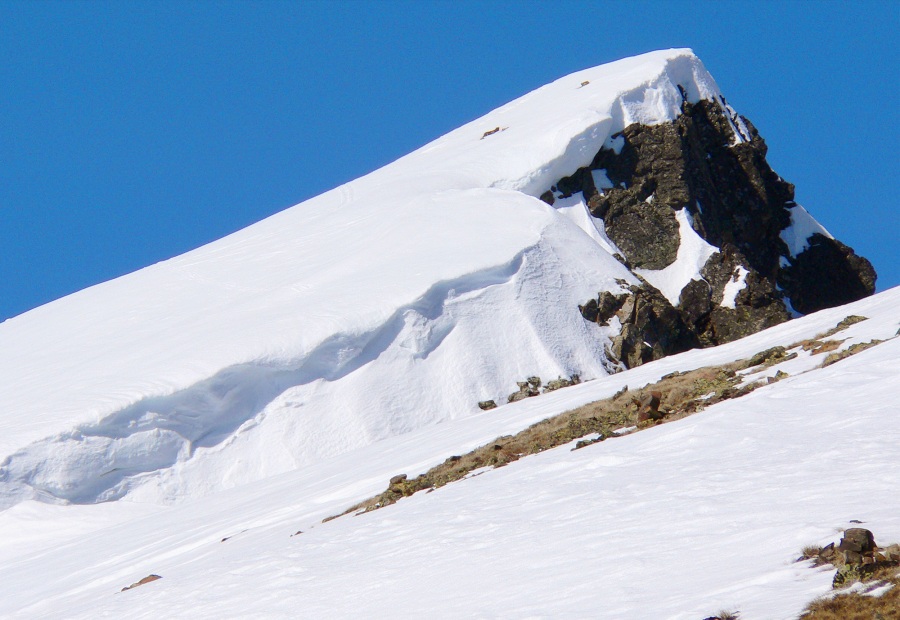 Pic negre d'Envalira : les pentes terminales .