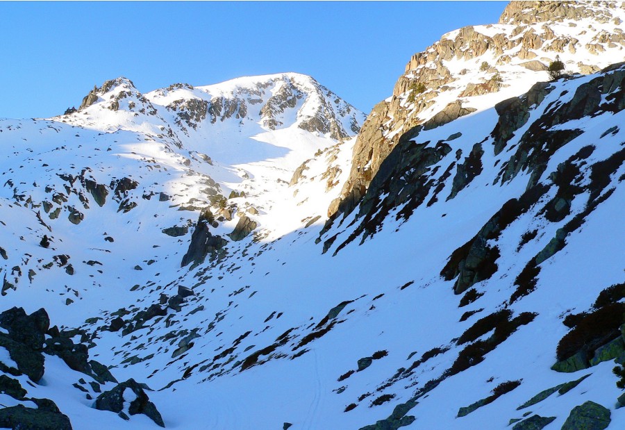 Pic de Font Negre : Itinéraire de montée : variante par l'Estany de Font Negre .