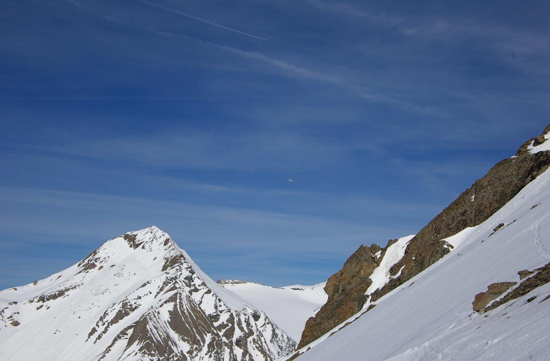 Is it Caplain? : Le glacier du Goléon, surface de prédilection des aviateurs de montagne. Is It Caplain'plane?