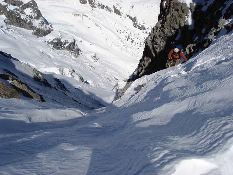Tour de la Meije 2008 : le couloir serré du savon un 45° bien tassé !