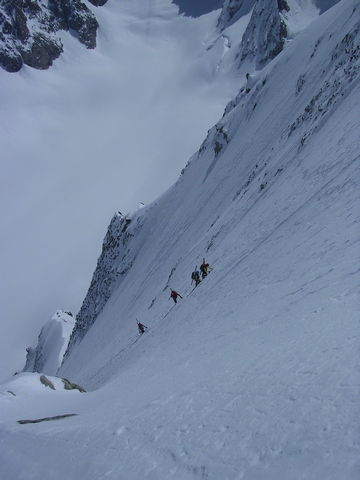 #2 NNE des courtes : la glace n NNE des courtes : la glace n'est pas loin sur le haut, ça chauffe les mollets
