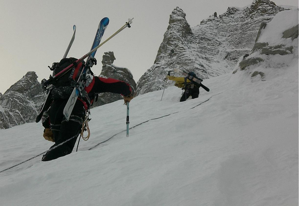La rimaye : complétement remplie par la neige, 
ça va pas trop mal a passer !!