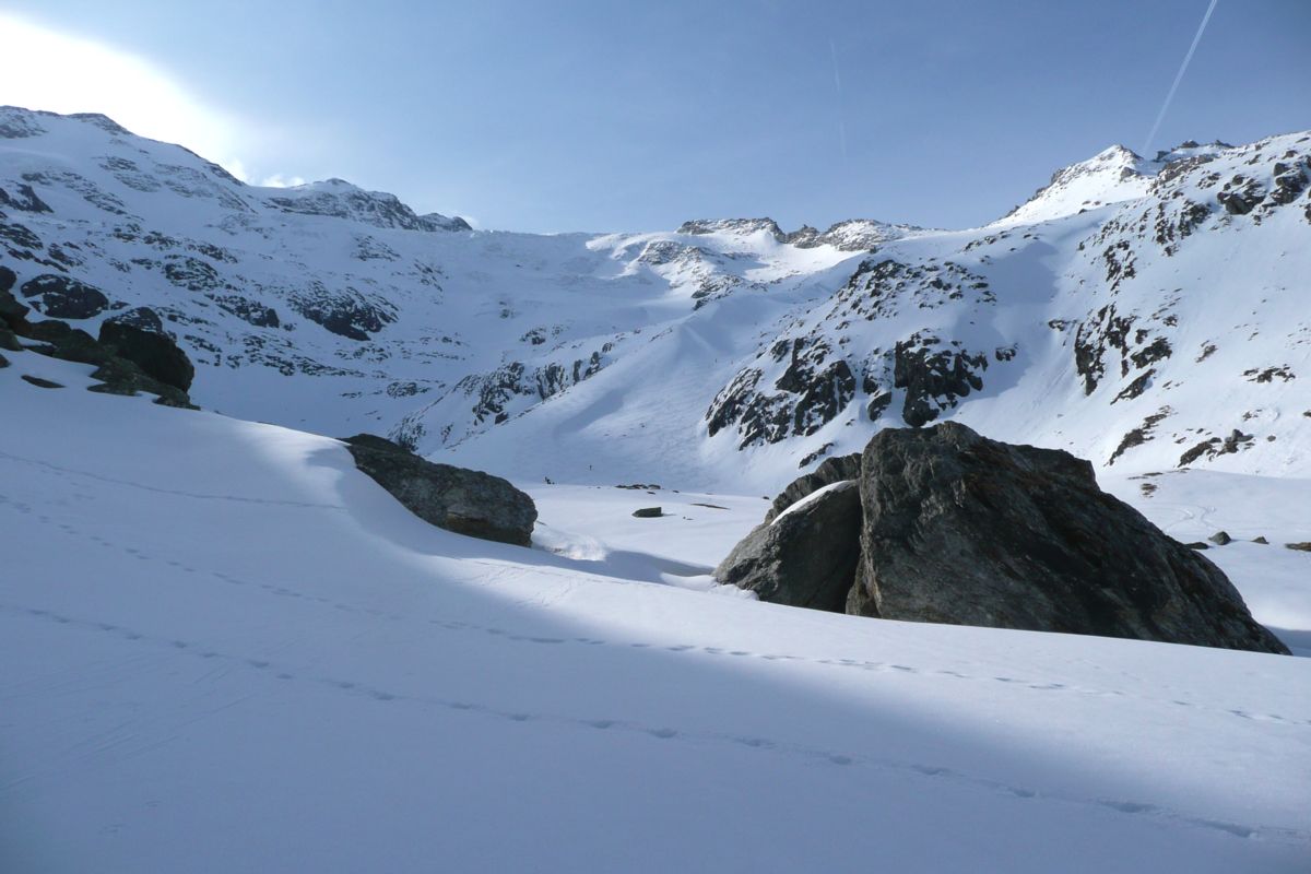 Altitude 2200 m : Vue sur la suite de l'tinéraire, en bordure du glacier du Génépy