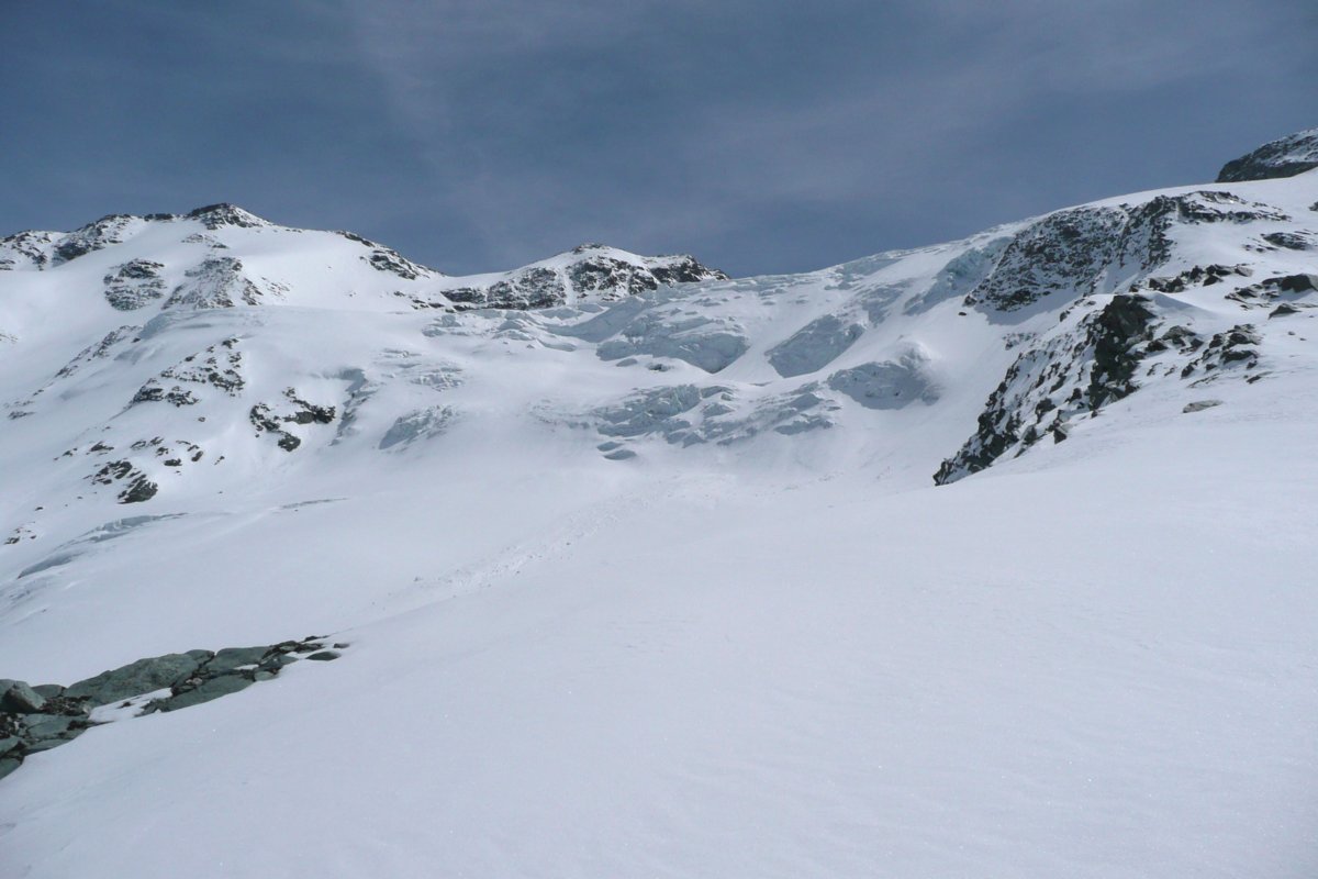 Glacier de Génépy : Des itinéraires sont possibles mais exposés aux chutes de séracs