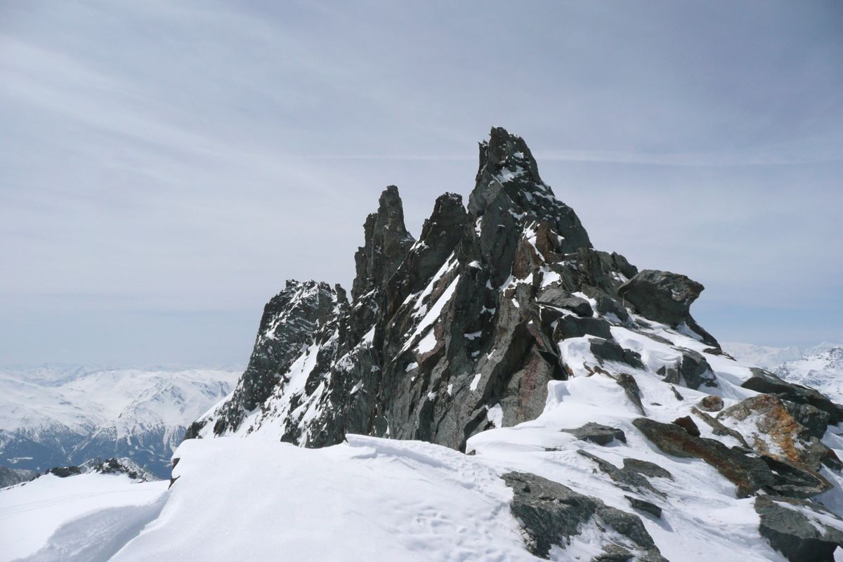 Regard vers la Pointe de Labby : Du passage du Rosoire, La traversée vers le Glacier de la Mahure ne parait pas très aisée!