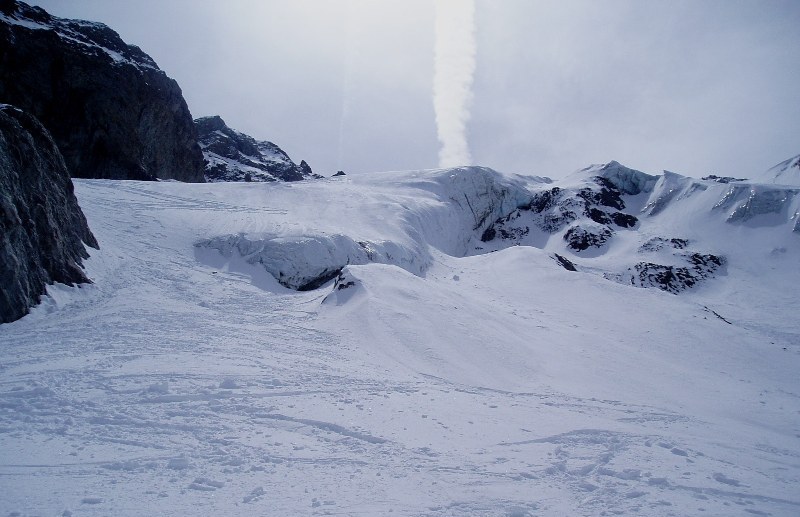 Le "crux" : C'est le passage obligatoire pour fanchir le front du glacier: c'est rive droite et c'est raide