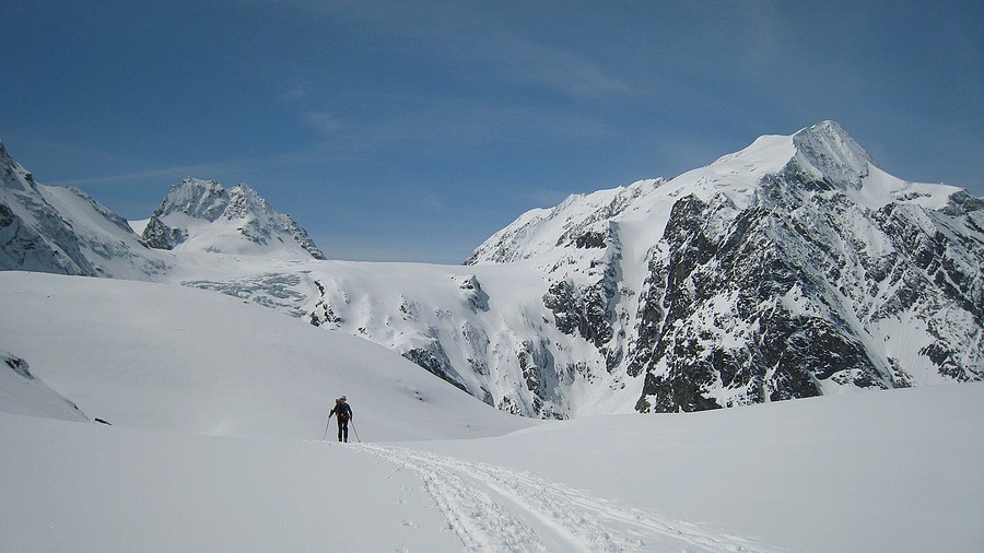 Haut Glacier d'Arolla : Au fond, là où on passera dans 4 jours...Le petit Mont Collon et à droite le Pigne d'Arolla