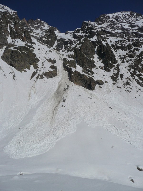 Descente du Pelvoux : Pas en conditions non plus, on laisse tomber les skis et on va grimper