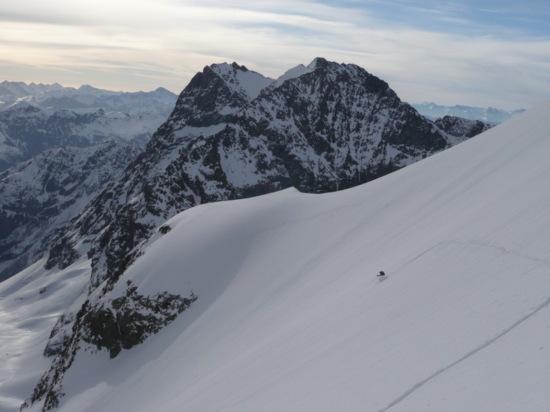 Col d'Ailefroide : Ski grand large dans la poudreuse en rive droite