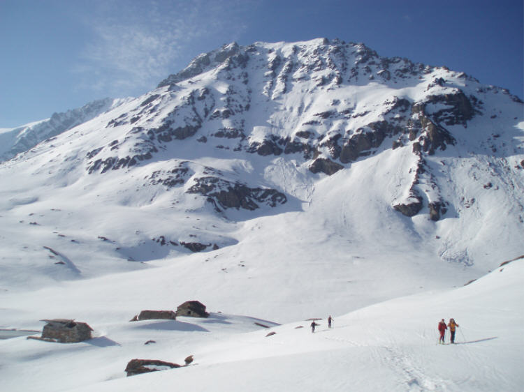 Rocher de Pierre Pointe : Au dessus du barrage du Clou on tourne à gauche direction la pointe du Grand Soliet