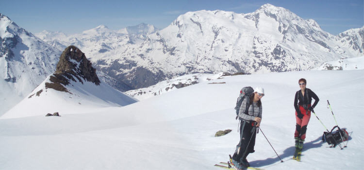 Les Gazelles : Patricia et son copain Mariel qui ne se moque jamais de skitour  ;o)