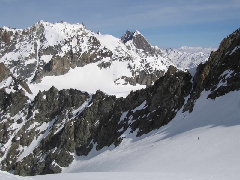 Dent Sud de Bertol : Le départ de la descente devant l'Aiguille de la Tsa