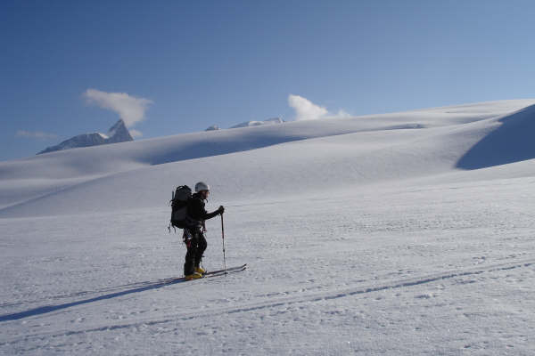 Jägerhorn : Paysage vallonné, mais très crevassé en allant sur le Jägerhorn.
