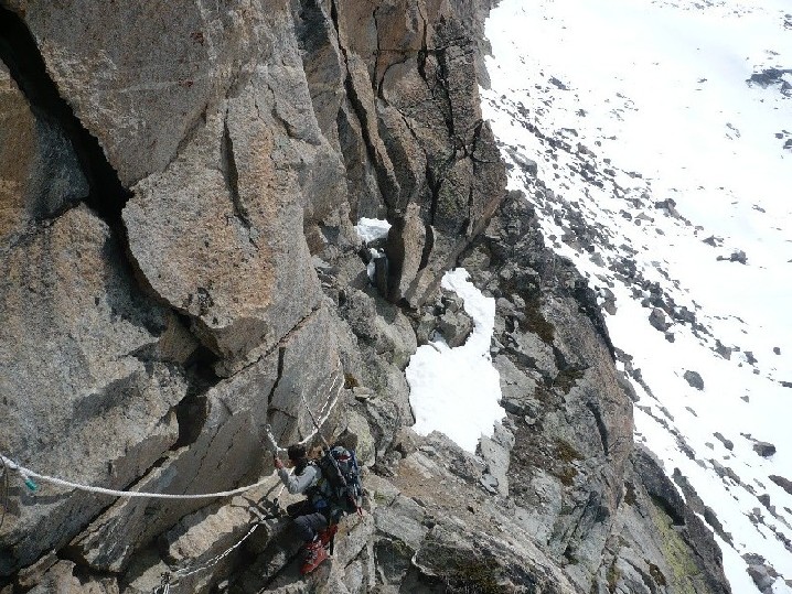 Viaferrata : Le petit passage équipé qui permet de rejoindre le refuge du mont Rose en venant du glacier Görner