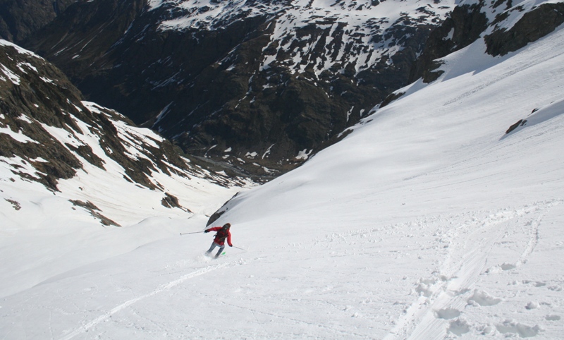 bon ski : poudreuse lourde mais marrante à skier