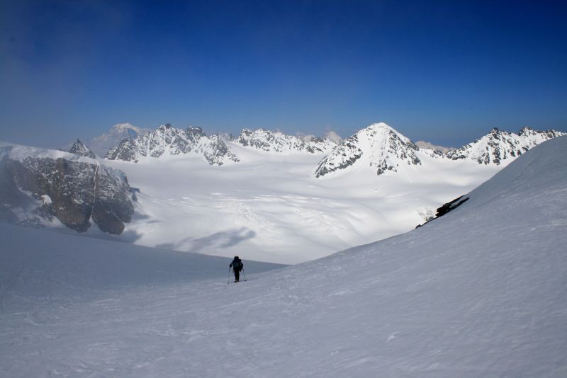 Arrivée au col : Pas trop de visi pour aller au sommet du Tournelon