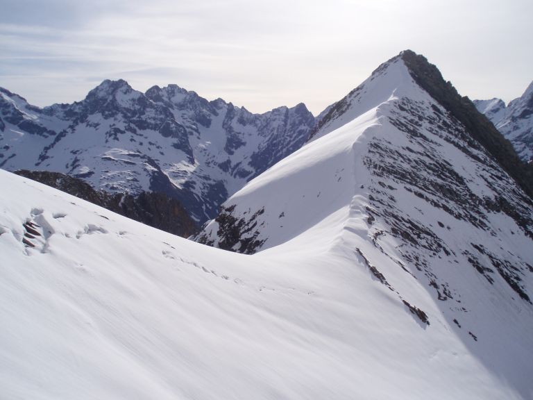 Montagnon- Morges : L'arête qui mène de la cîme du Montagnon à l'aiguille de Morges