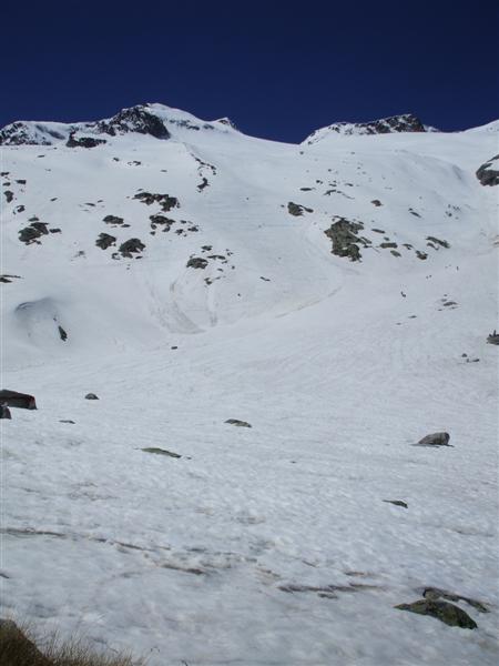 Ca y est! : vue de la combe decendue sur une neige de rêve!