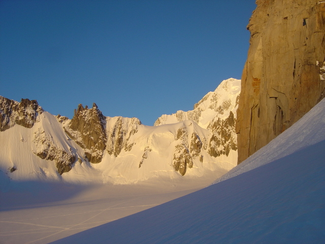 Le soleil se lève : Avant la brèche des carabiniers