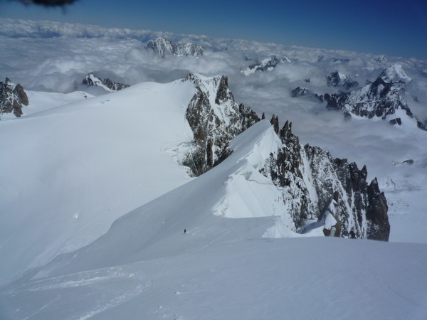 #4 face Nord du Mont Maudit : descente le long de l face Nord du Mont Maudit : descente le long de l'arete finale de la Kufner .