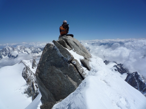 #2 face Nord du Mont Maudit : Laurent au sommet du Mont Maudit, on pourrait presque chausser au sommet ... face Nord du Mont Maudit : Laurent au sommet du Mont Maudit, on pourrait presque chausser au sommet ...