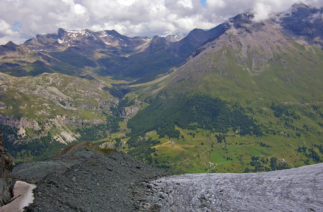 Un temple du VTT : En face, le vallon du Clou, comme disposé pour d'autres riders.