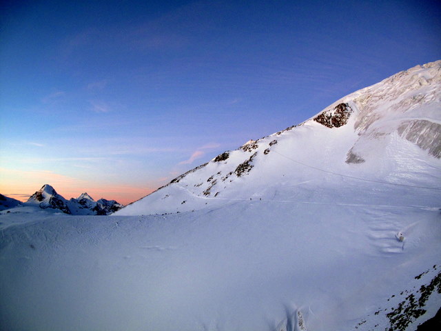 #1 Yan et Elie : Départ de nos amis belges pour le sommet Yan et Elie : Départ de nos amis belges pour le sommet