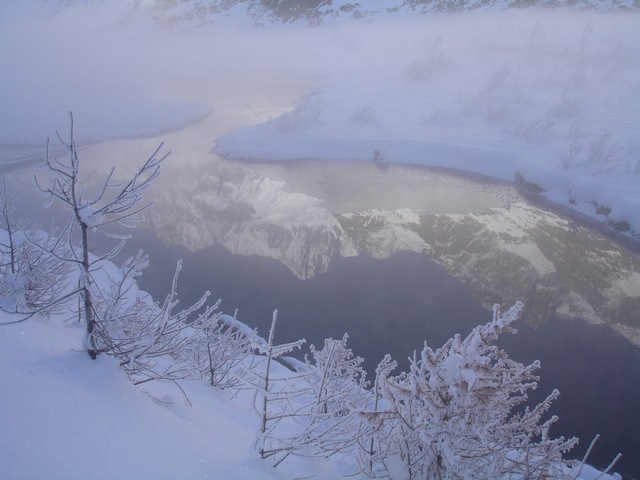 val veny : Reflet dans le lac Combal...