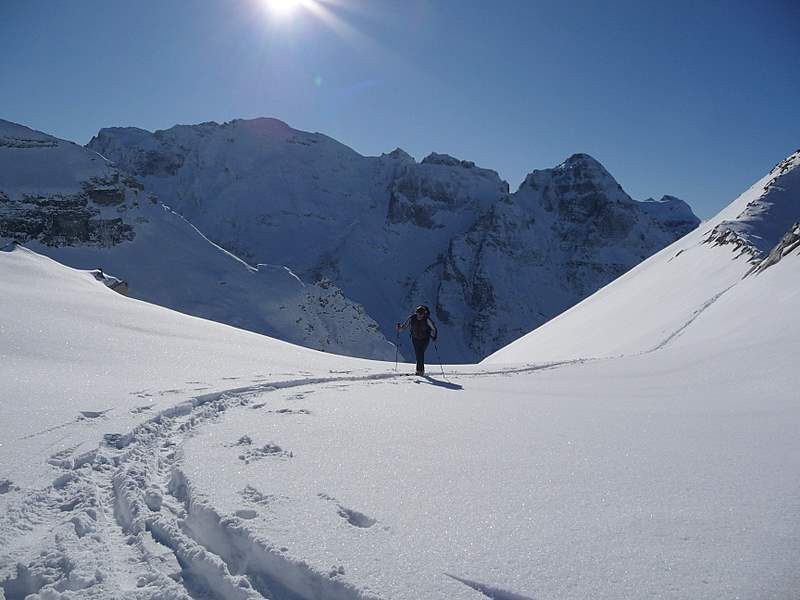 Helsenhorn : Rémy devant la belle face N de l'Helsenhorn