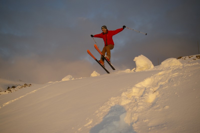 Henri se lâche aussi. : Malgré un style venu d'un autre monde, les conditions d'enneigement permettent de se faire plaisir.