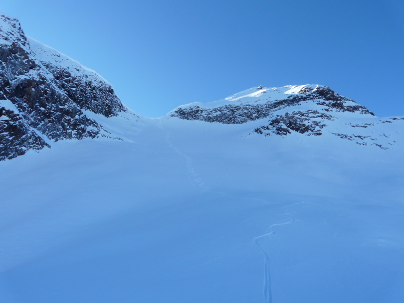 versant nord : corniche et sommet de la pente