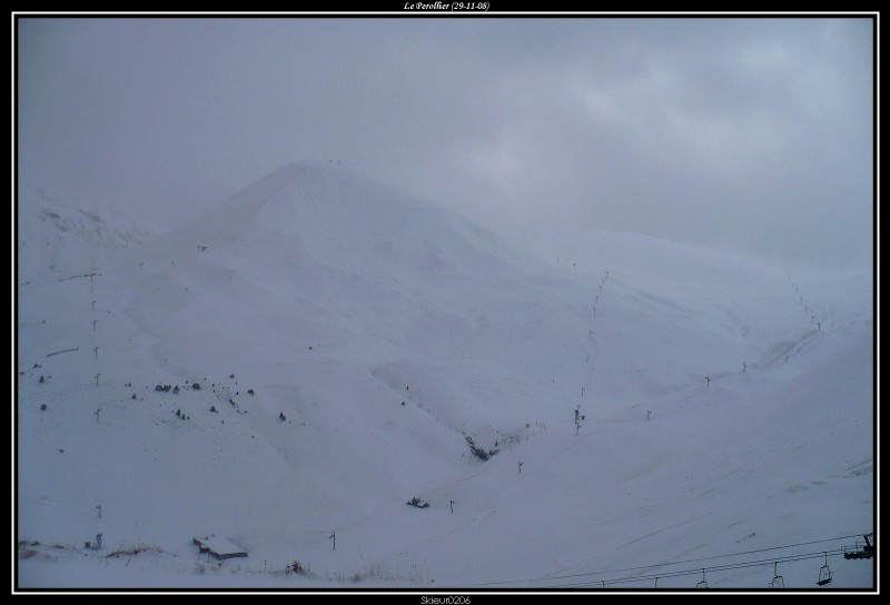 Les Bergeries : Le mauvais temps est là, il est temps de descendre car le vent s'accentu. Vue sur le Pérollier.