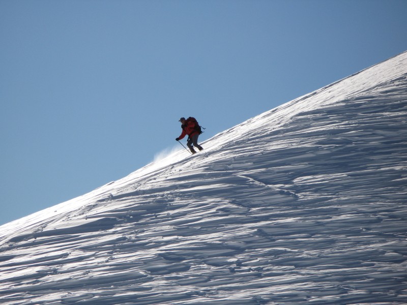 sur l arete en ski : michel en action