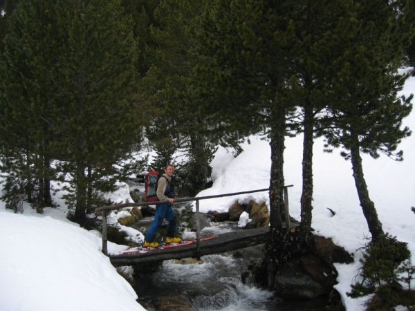Pont sur la Madera : Passerelle sur le Barranco de la Madera vers 1800 m
